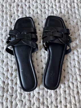 Universal Thread Black Edna Slide, size 9
